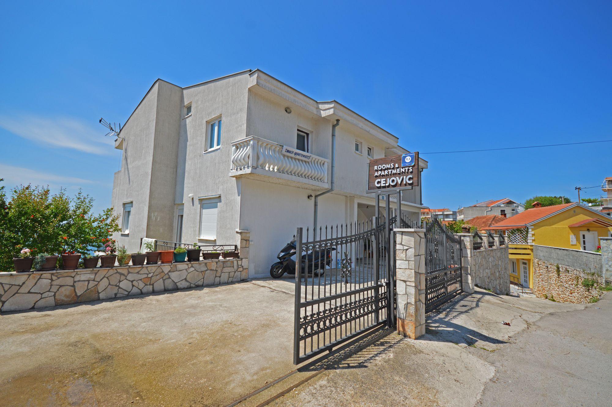 Apartments Cejovic Улцинь Экстерьер фото